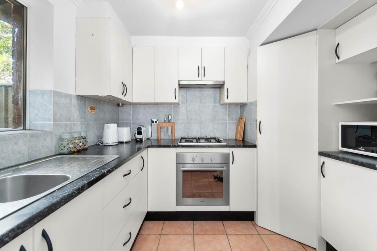 In Between City Sea & Airport - 2Br Vacation Home Plympton Exterior photo