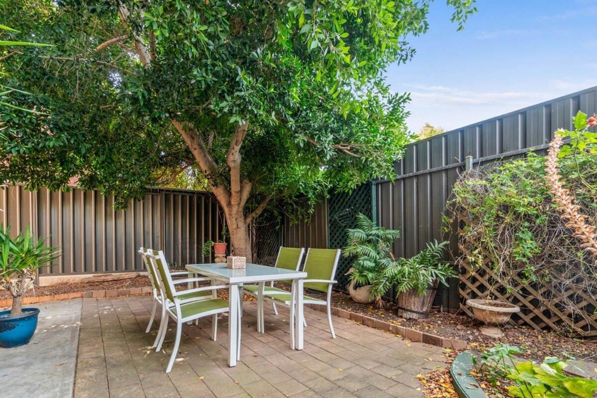 In Between City Sea & Airport - 2Br Vacation Home Plympton Exterior photo